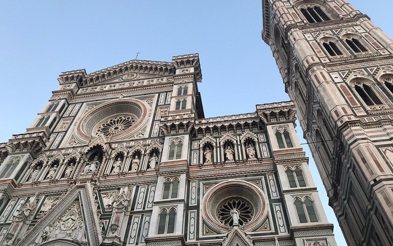 Descubre los impresionantes monumentos y estatuas del centro histórico de Florencia, ¡Una experiencia única en Firenze!