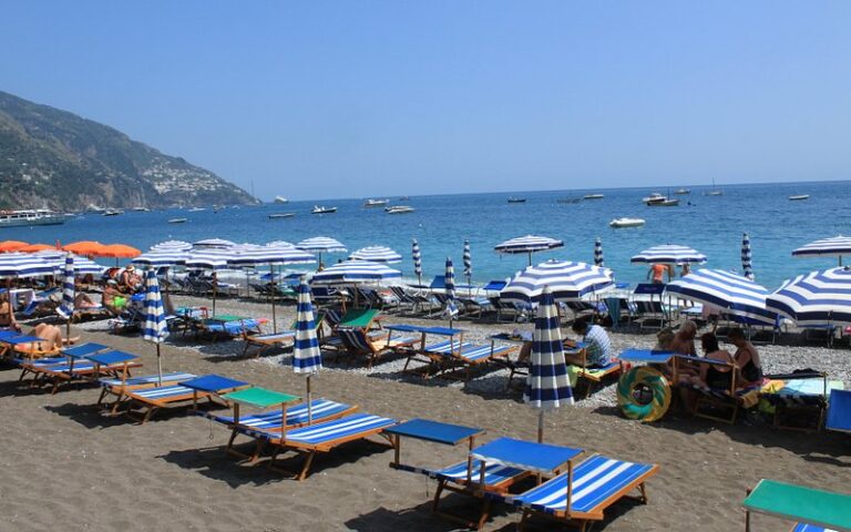 Descubre las impresionantes playas de Positano: tu guía de las mejores opciones para disfrutar del sol y el mar en Italia