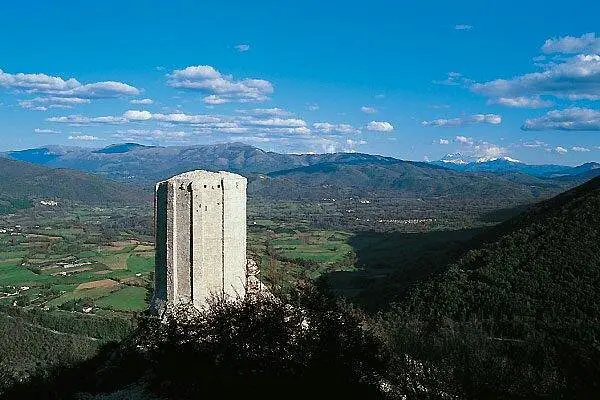 Sentiero Leonessa-Torre Angioina