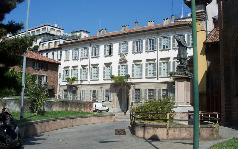 Antico Palazzo Borromeo
