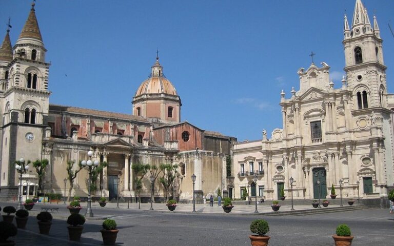 10 emocionantes cosas que hacer en Acireale: descubre los secretos de esta ciudad siciliana