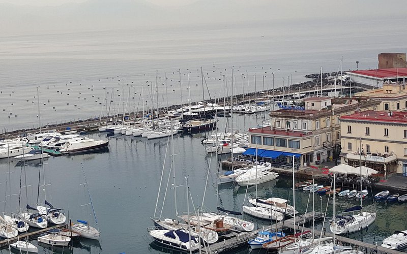 Descubriendo Borgo Marinari: Un rincón tranquilo en Nápoles