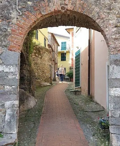 Borgo Di Montemarcello