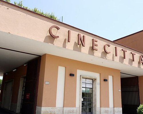 Cinecitta Si Mostra - Shows Off