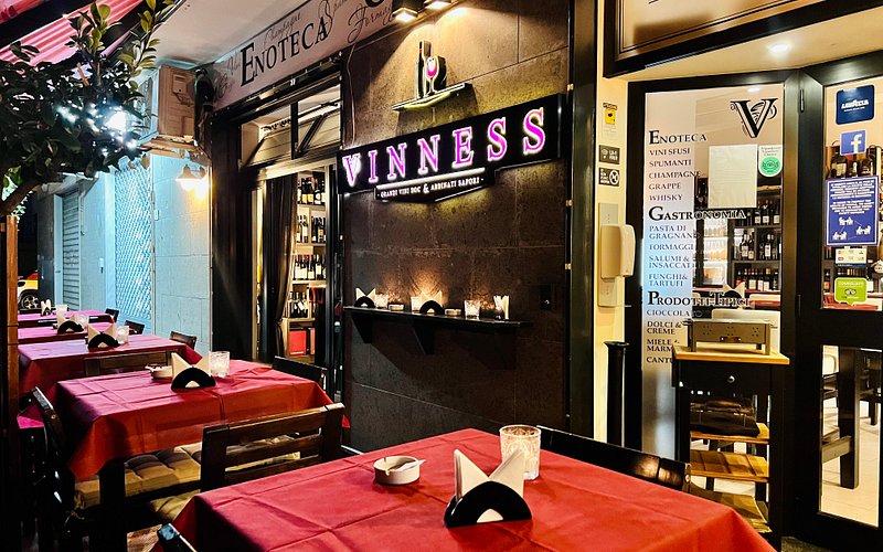Vinness Wine Store