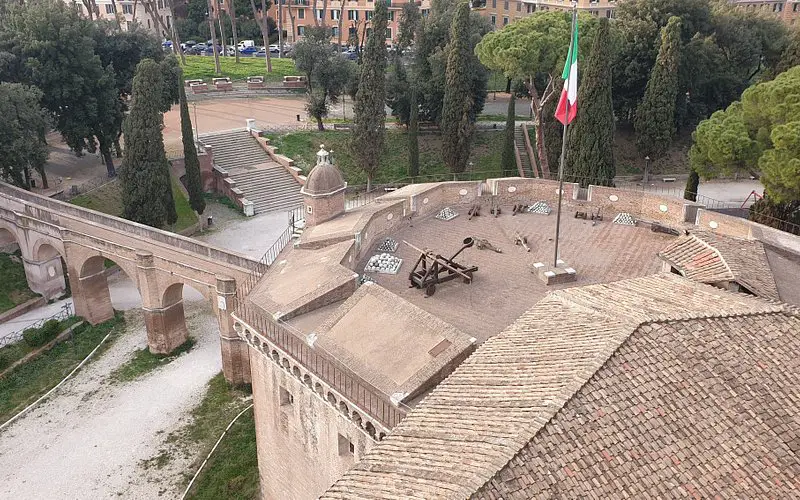 Descubriendo el Passetto di Borgo: Un legado histórico entre el Vaticano y el Castel Sant'Angelo