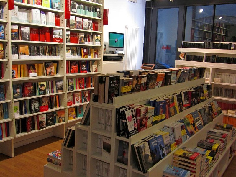 Descubre la encantadora librería Ubik en el corazón de Como