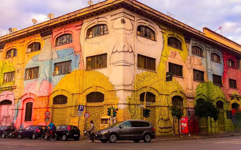 Descubre la vibrante atmósfera de Ostiense en Roma