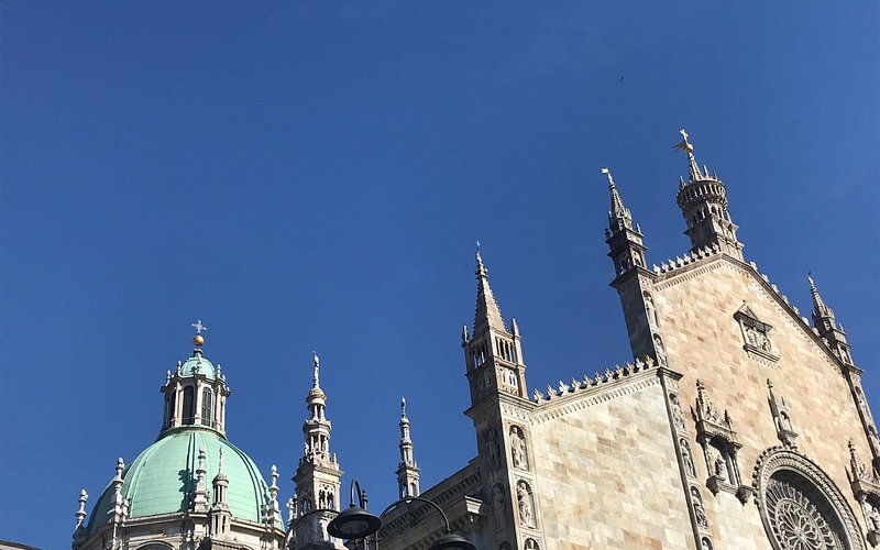 Cathedral of Como: Un Tesoro Renacentista en el Norte de Italia