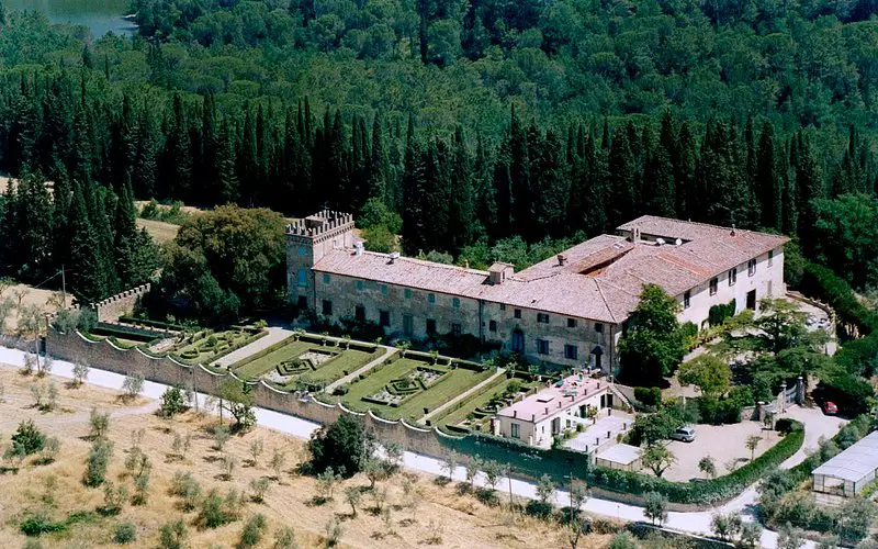 Castel Ruggero