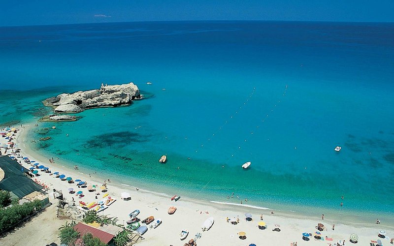 Descubre la maravillosa Spiaggia di Riaci en Calabria
