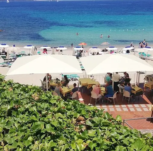 Spiaggia libera Baja Sardinia