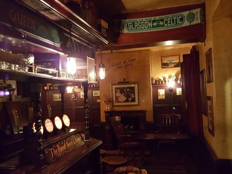 The Queen Pub