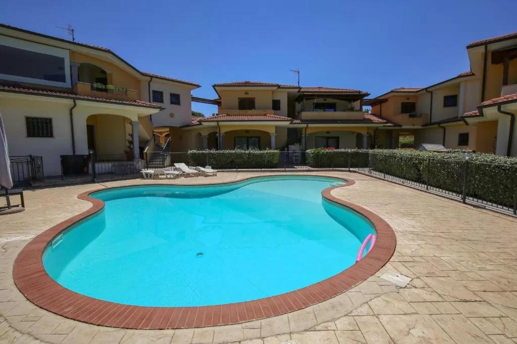 Swimming Pool and Relax Apartment