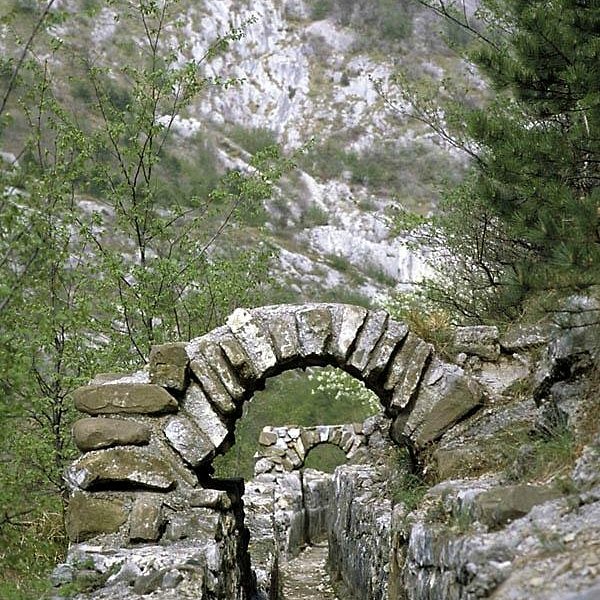 Descubre el fascinante Acquedotto Romano en Val Rosandra