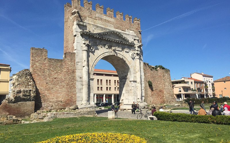 Descubriendo el Arco d'Augusto: Puerta al pasado de Rimini