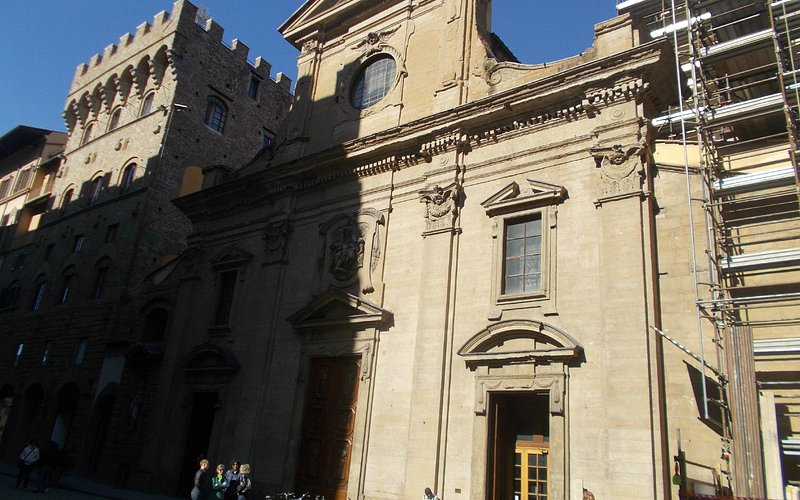 Descubriendo la Iglesia de Santa Trinita en Florencia