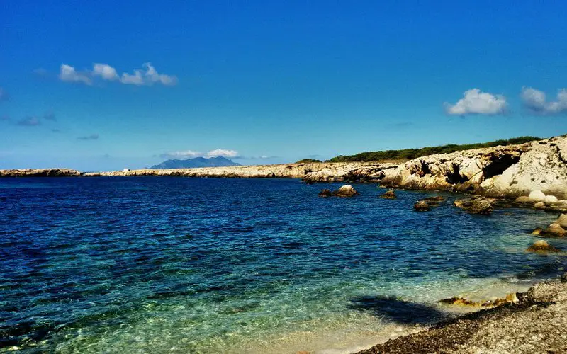 Cala Rotonda: Un paraíso escondido en Faviganana