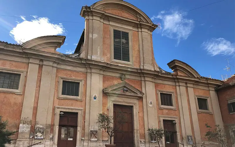 Descubriendo la Chiesa di San Francesco a Ripa Grande en Roma