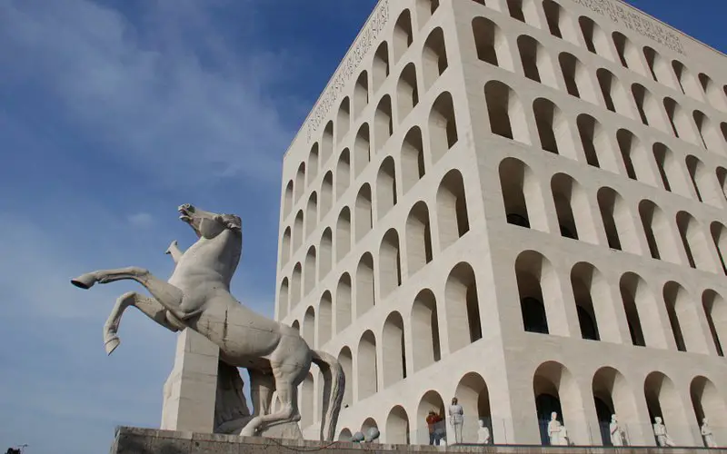 Palazzo della Civilta Italiana: El fascinante legado arquitectónico en el barrio de EUR