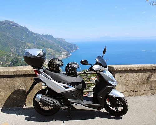CF Noleggio Scooter: Descubre la Costa Amalfitana con Libertad
