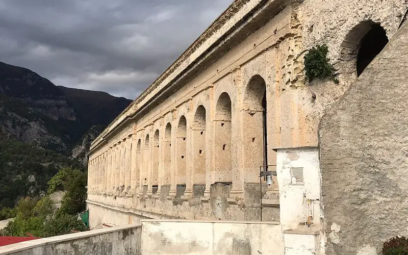 Descubre la magia del Cimitero Monumentale en Amalfi