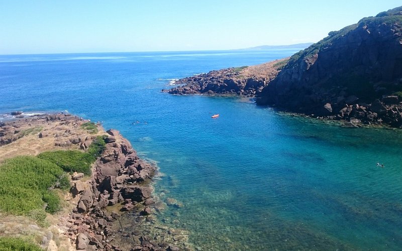 Baia Ostina: Un rincón paradisíaco en Sardegna