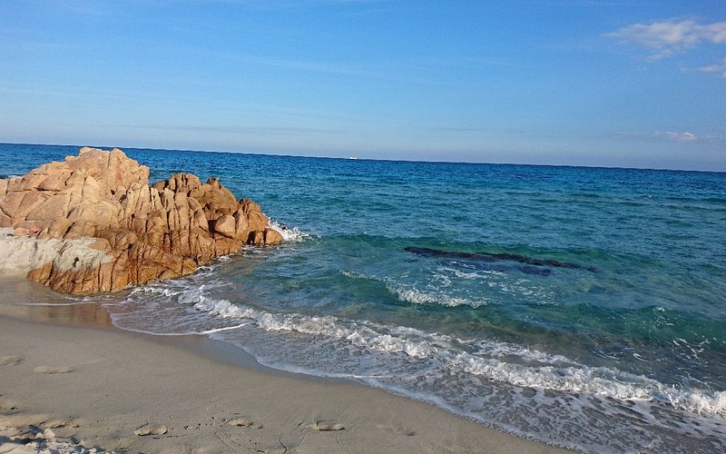Descubre la belleza natural de Spiaggia Berchida en Cerdeña