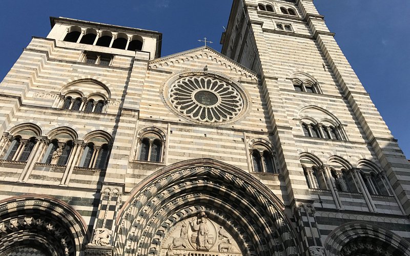 Descubre la Catedral de San Lorenzo - Duomo di Genova en todo su esplendor