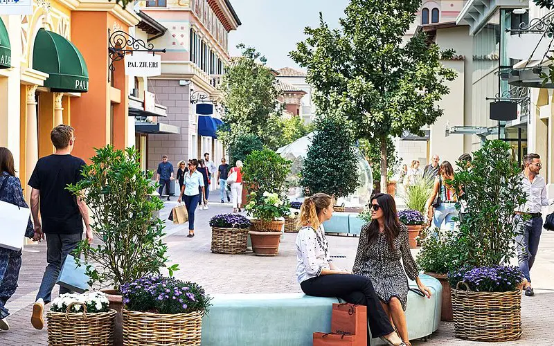 Descubre Fidenza Village: Una experiencia de compras única en Italia