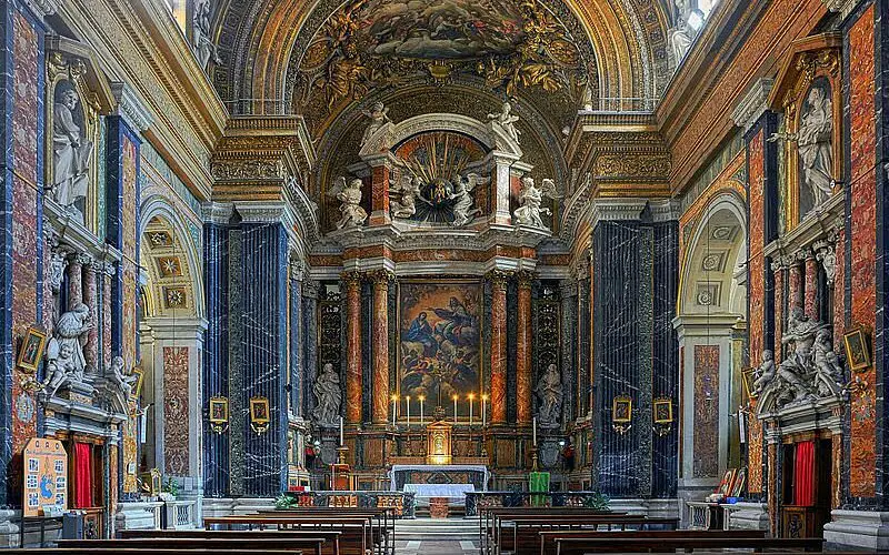Chiesa di Gesu e Maria: Un tesoro barroco en el corazón de Roma