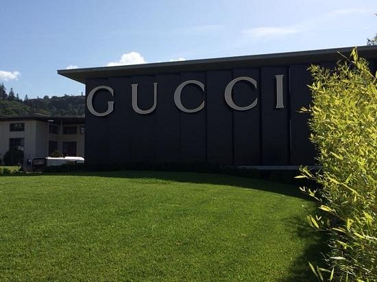 Descubre el encanto del Gucci Outlet: moda y exclusividad a precios asequibles
