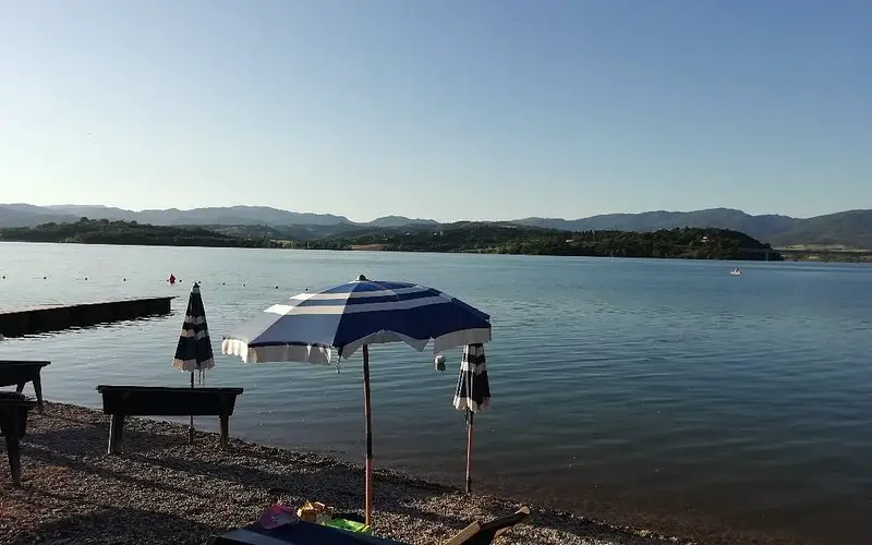 Descubre la belleza del Lago di Bilancino: Un paraíso para relajarse y disfrutar