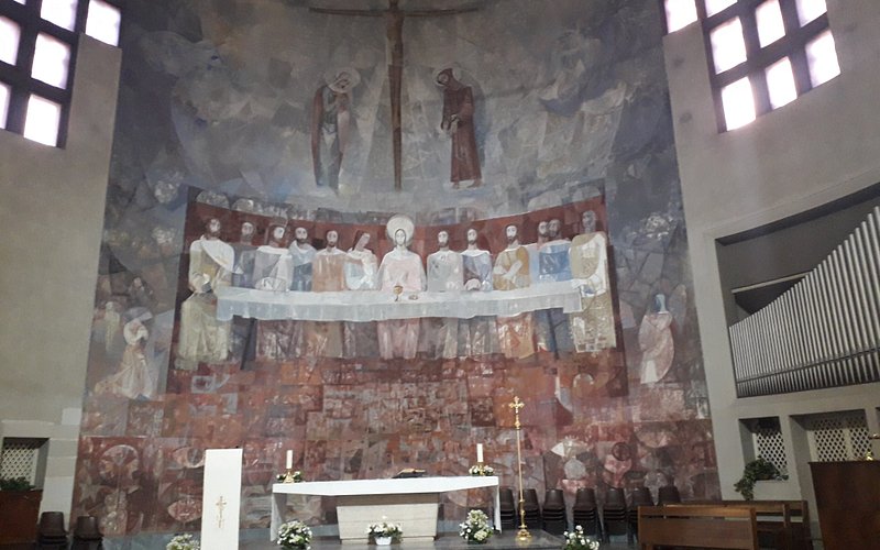 Chiesa di Santa Chiara a Vigna Clara: Una joya arquitectónica con un toque moderno