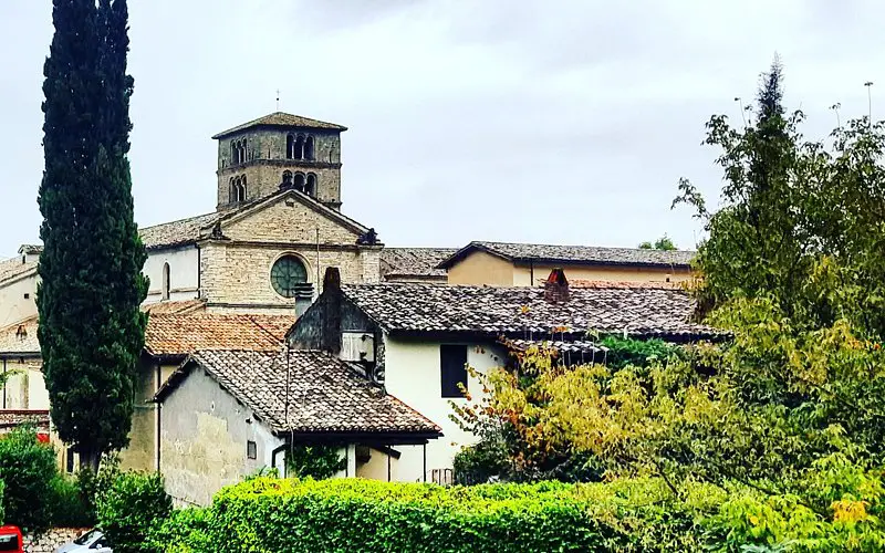 Abbazia di Farfa: Un tesoro histórico en la región de Lazio