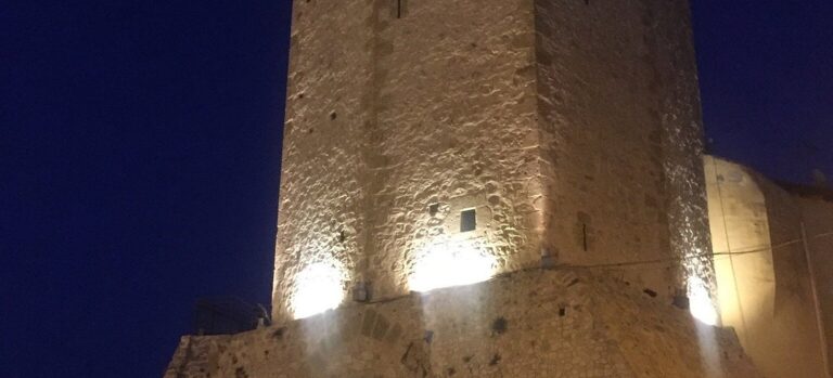 Descubre la majestuosa Torre Ottagonale del Castellone
