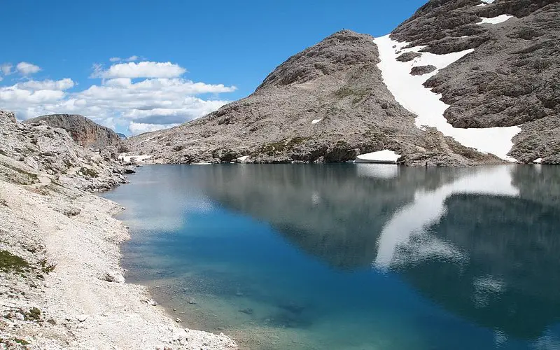 Antermoia Lake: Un tesoro oculto en los Dolomitas