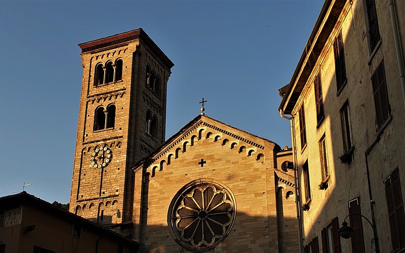 Basilica di San Fedele: Tesoro histórico en el corazón de Como