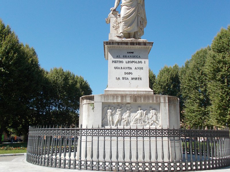 Monumento a Leopoldo II d'Asburgo-Lorena: Un homenaje a un influyente líder histórico