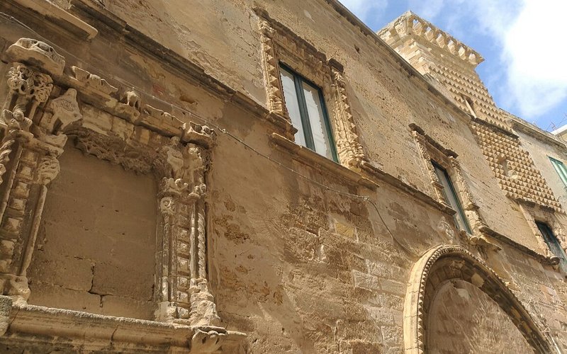 Descubre el encanto del Palazzo della Giudecca en Trapani