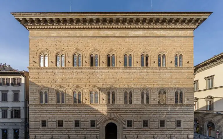 Palazzo Strozzi: Tesoro renacentista en el corazón de Florencia