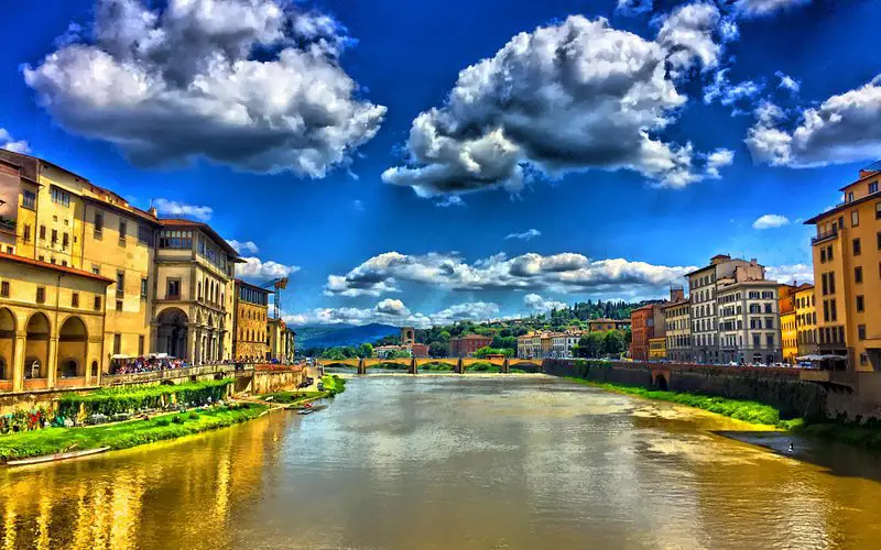 Descubriendo el encanto del Ponte Vecchio en Florencia