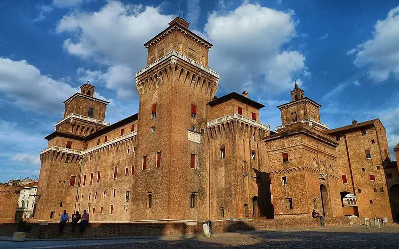 Castello Estense: Un tesoro medieval en el corazón de Ferrara