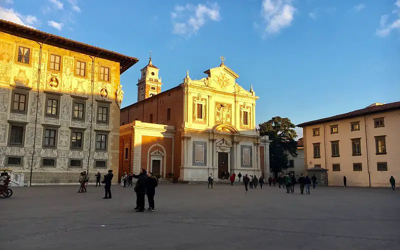 Knights’ Square: Un Rincón Encantador en Pisa