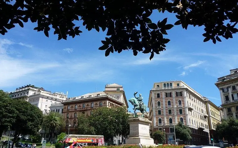 Descubriendo Piazza Corvetto: Un rincón verde en el corazón de la ciudad