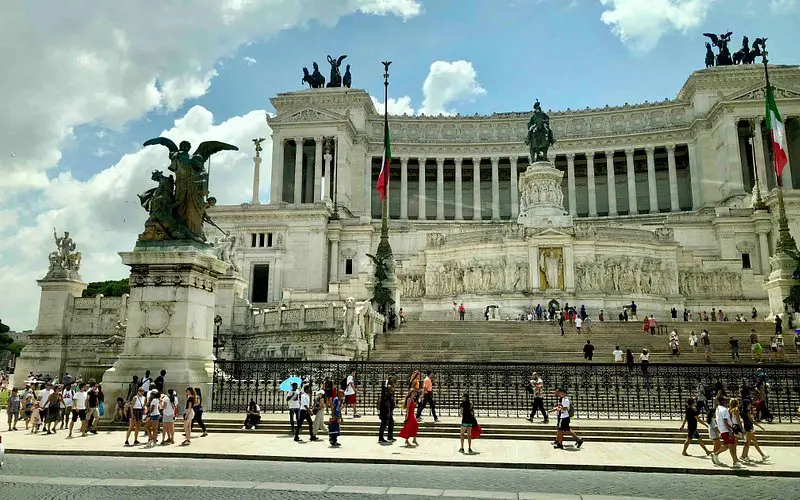 Descubre el encanto oculto de Rione Parione en Roma