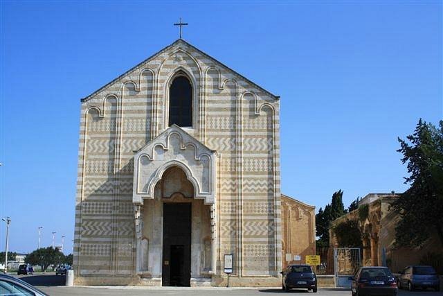 Chiesa Santa Maria del Casale: Un tesoro escondido cerca del aeropuerto