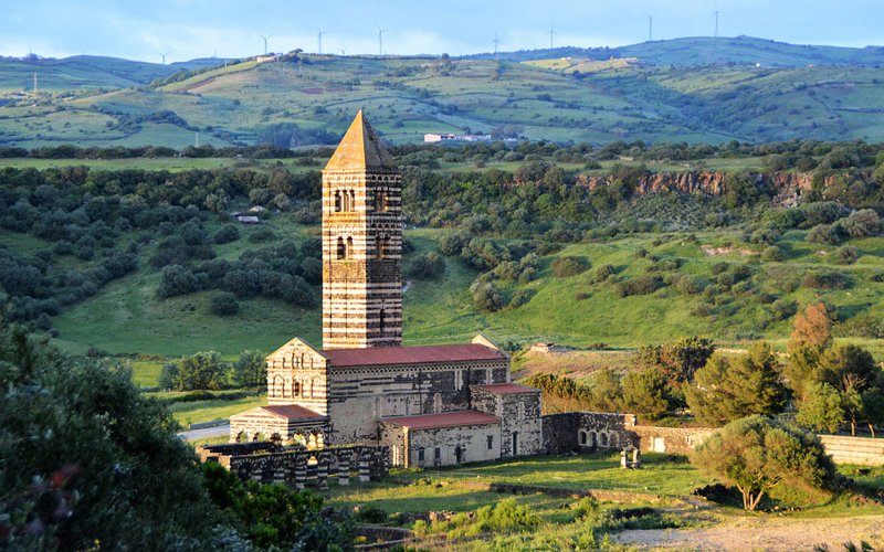 Santa Trinita di Saccargia: Una joya del románico en Cerdeña