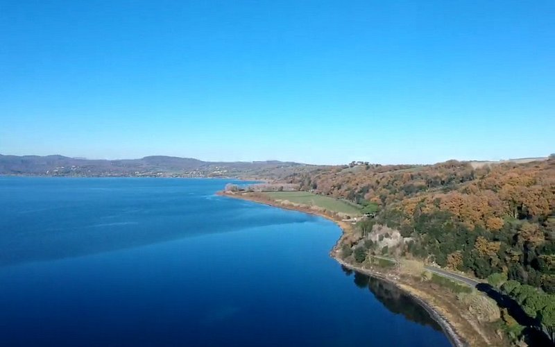 Descubre la belleza del Lago Bracciano en Italia