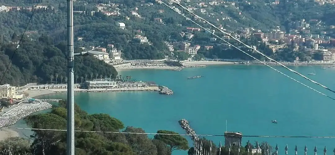 Descubre la hermosa Spiaggia di San Terenzo: Un paraíso en la tierra